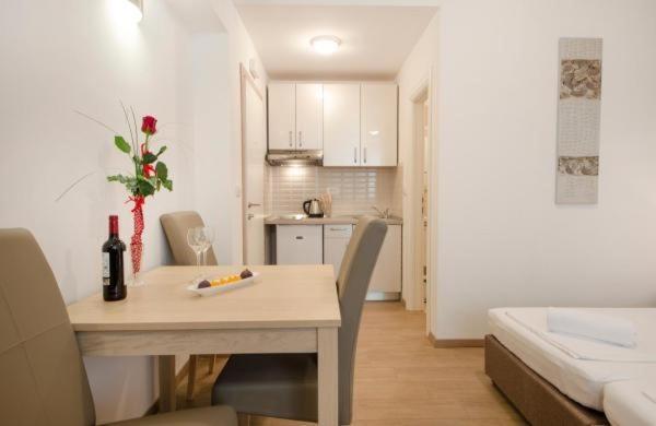 Guest House Mia สปลิท ภายนอก รูปภาพ
