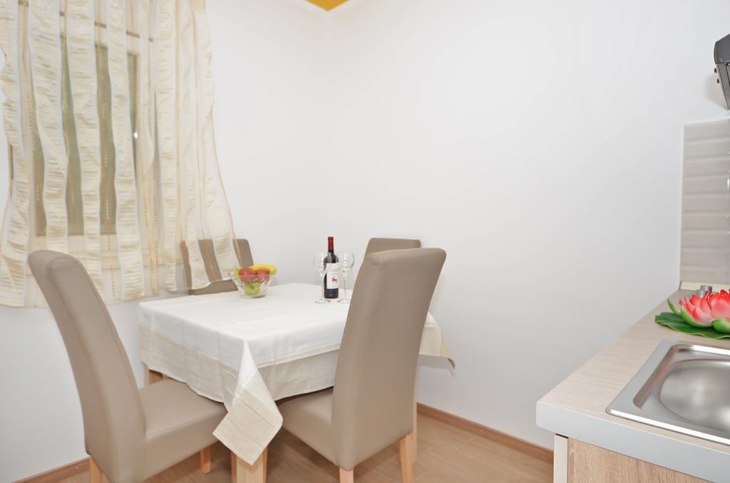 Guest House Mia สปลิท ภายนอก รูปภาพ