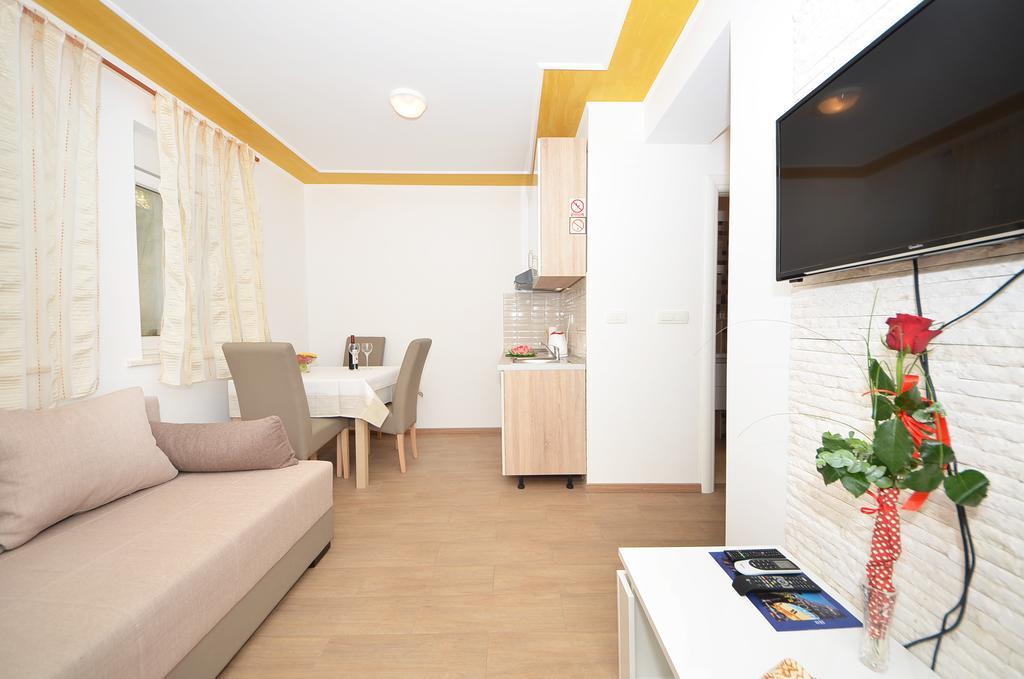 Guest House Mia สปลิท ภายนอก รูปภาพ