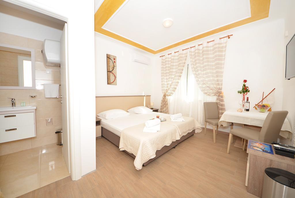 Guest House Mia สปลิท ภายนอก รูปภาพ